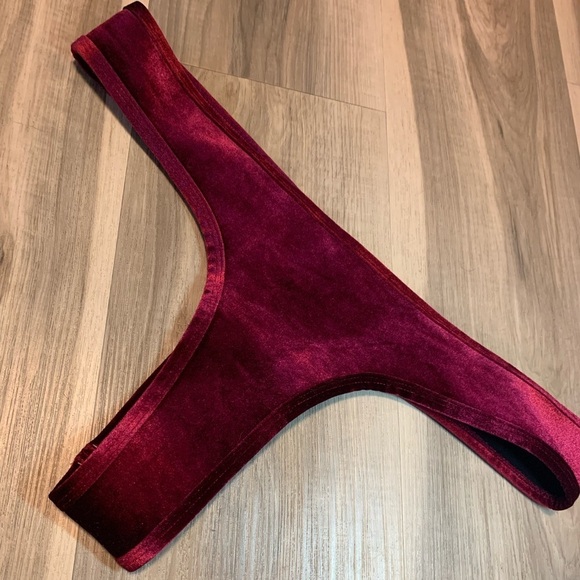 Hoaka Swimwear red velour xlarge - Picture 1 of 5